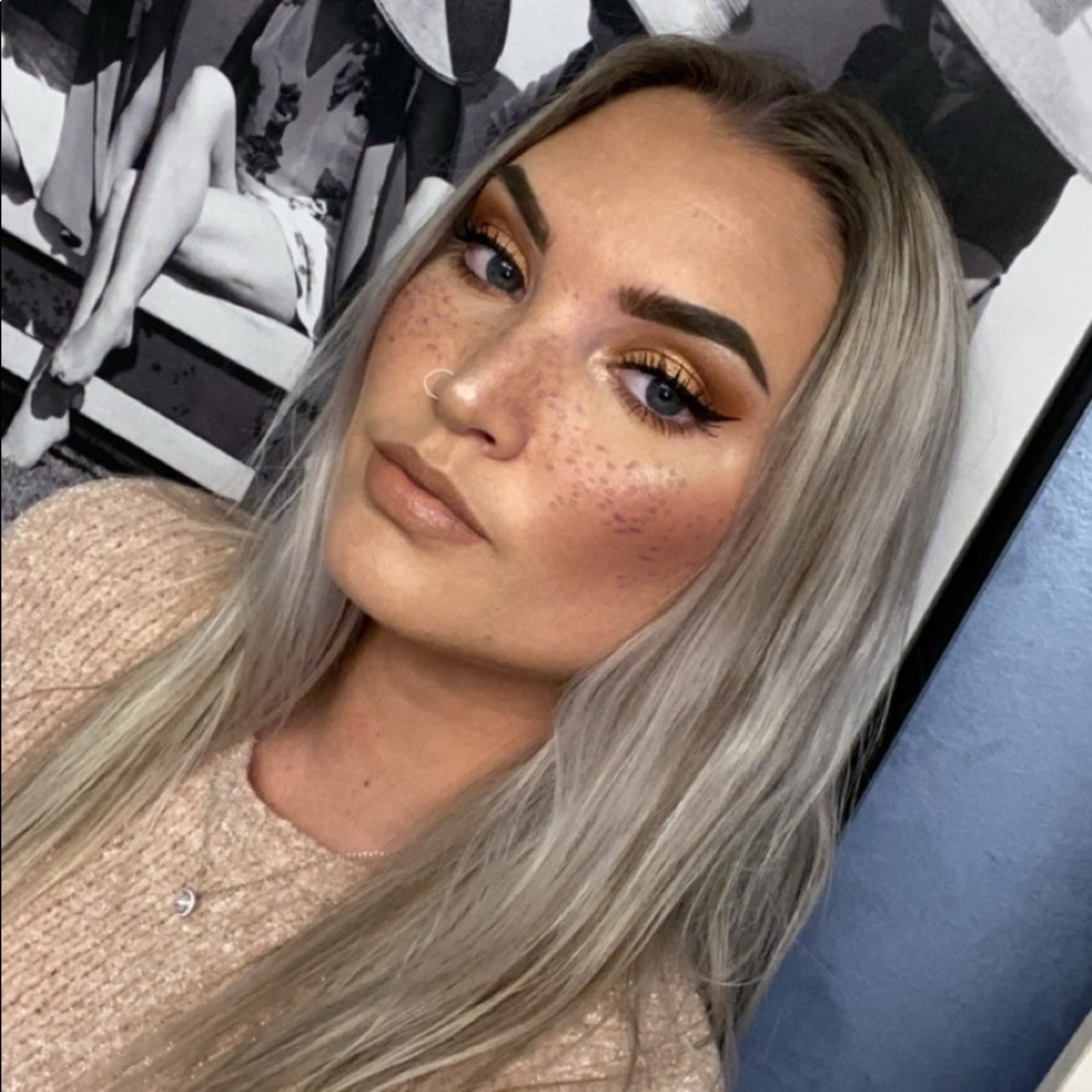 Meet your Posher, Brooke